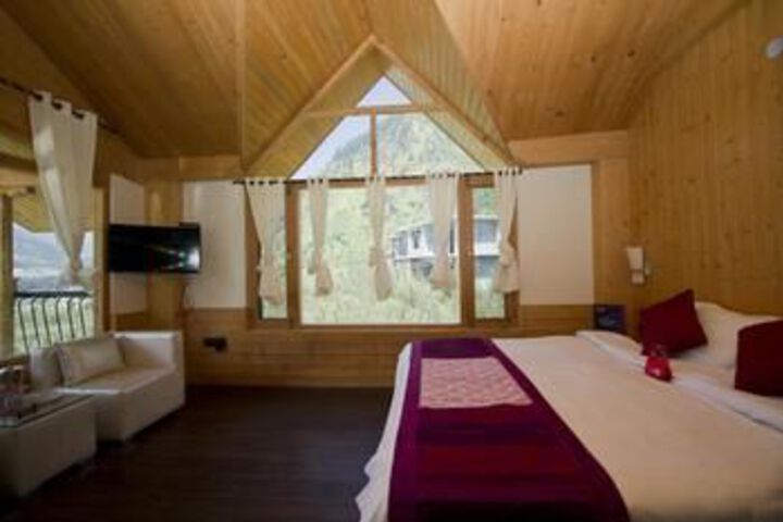 Room 12 of 27