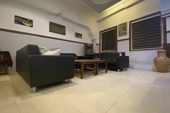 Room 27 of 42
