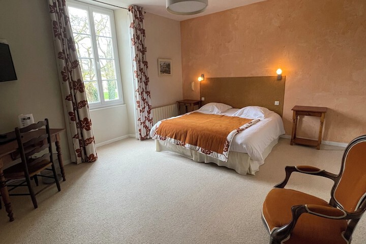 Room 8 of 35