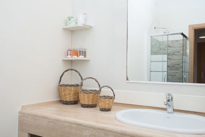 Room 23 of 60