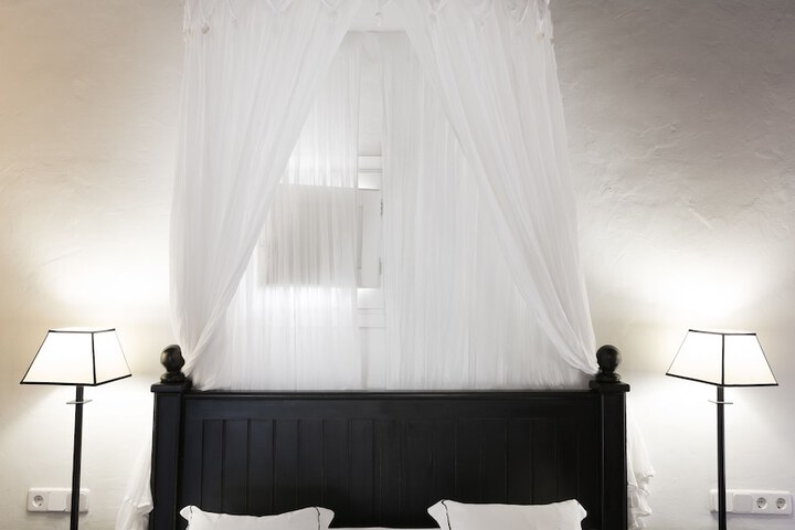 Room 10 of 80