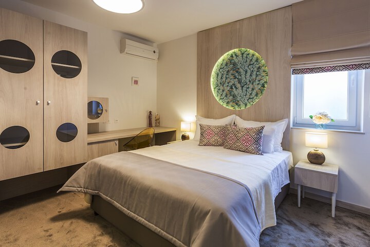 Room 16 of 104