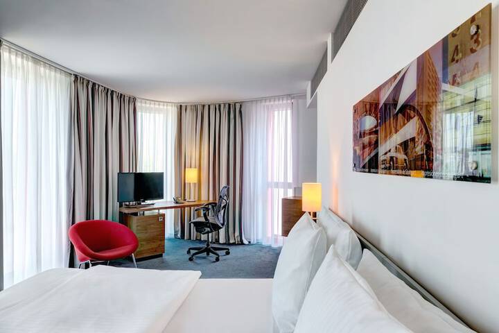 Room 3 of 61