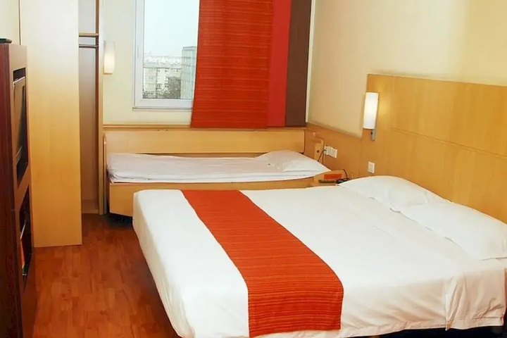 Room 7 of 22