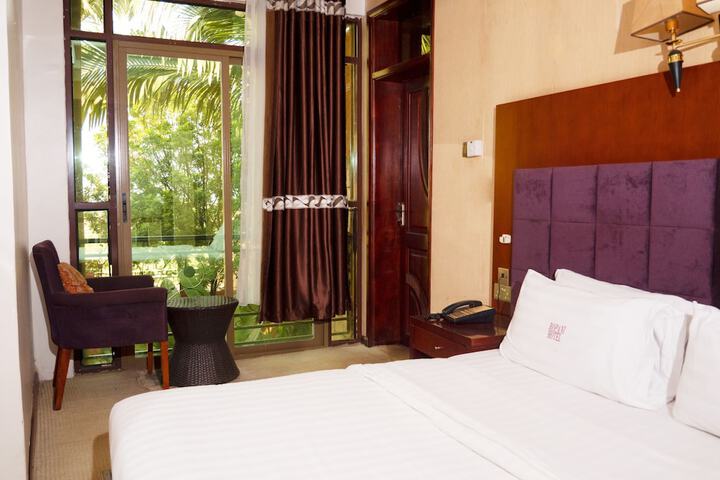 Room 2 of 16