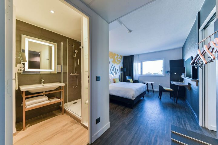 Room 49 of 92