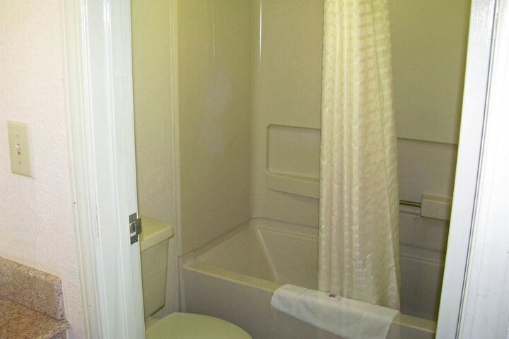 Room 12 of 22