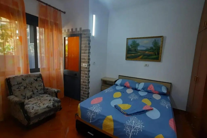 Room 9 of 10