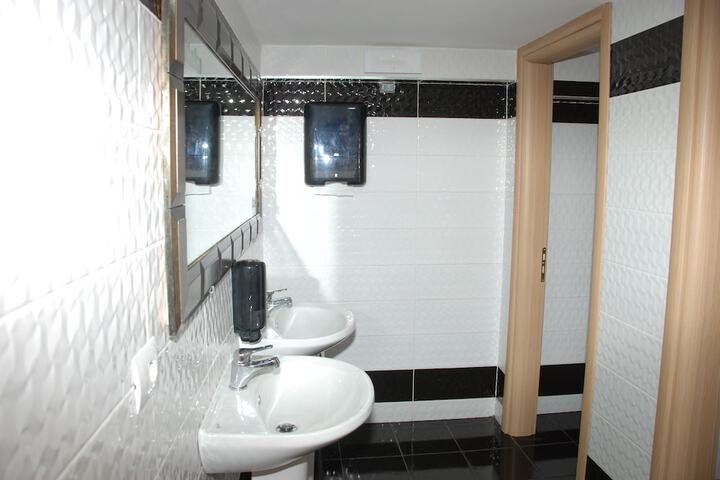 Room 48 of 109