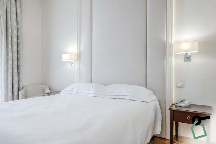 Room 5 of 72
