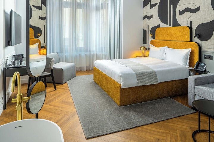 Room 48 of 87