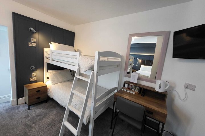 Room 25 of 56