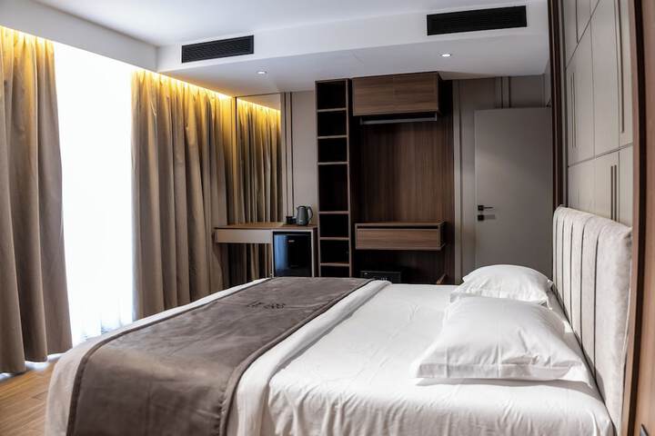 Room 21 of 114