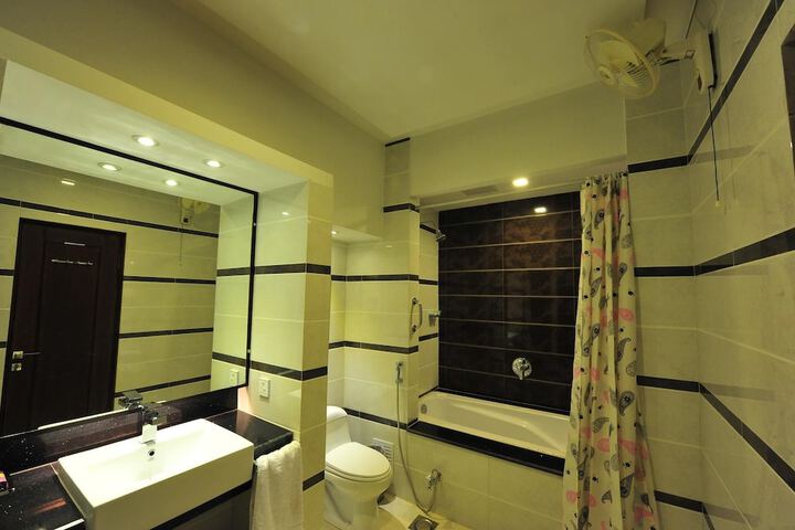 Room 7 of 17