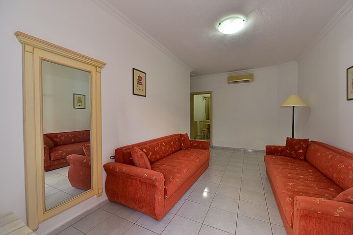 Room 12 of 44