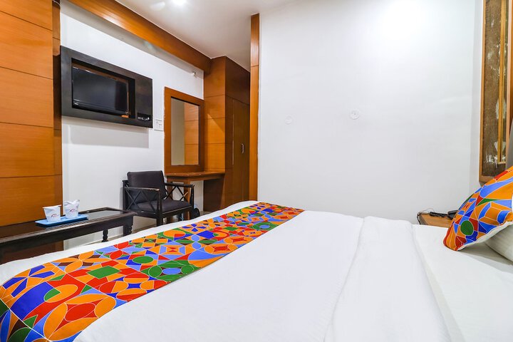 Room 9 of 28