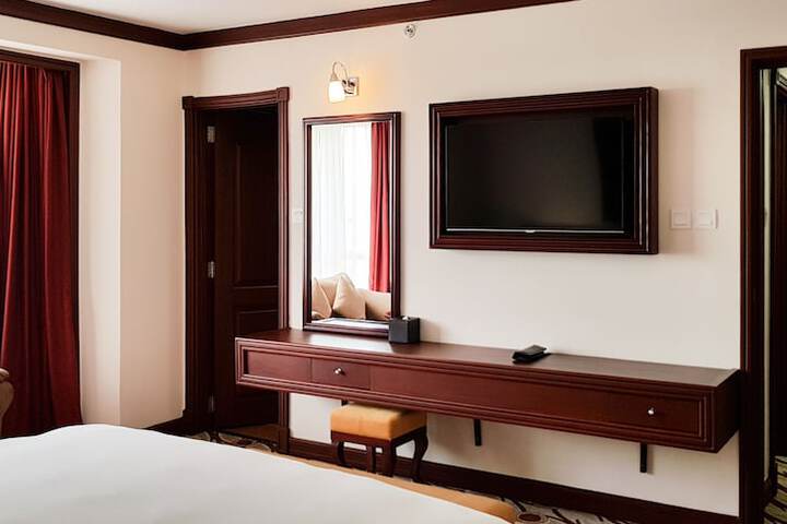 Room 4 of 150