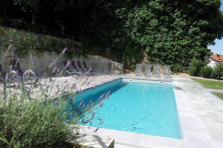 Pool 23 of 41