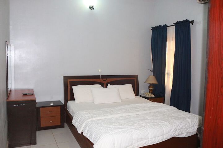 Room 14 of 22