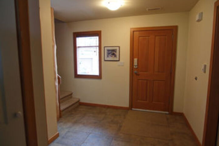 Room 8 of 18