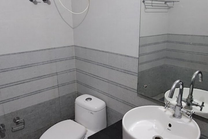 Room 11 of 14