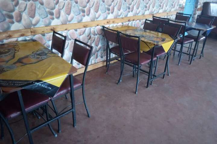 Dining 7 of 16