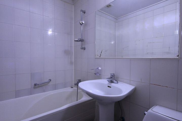 Room 49 of 59