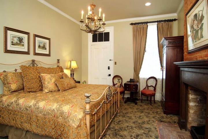 Room 15 of 47