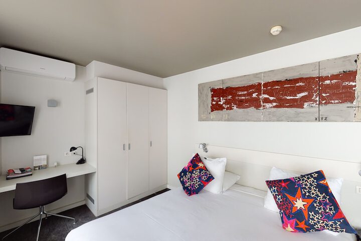 Room 26 of 61