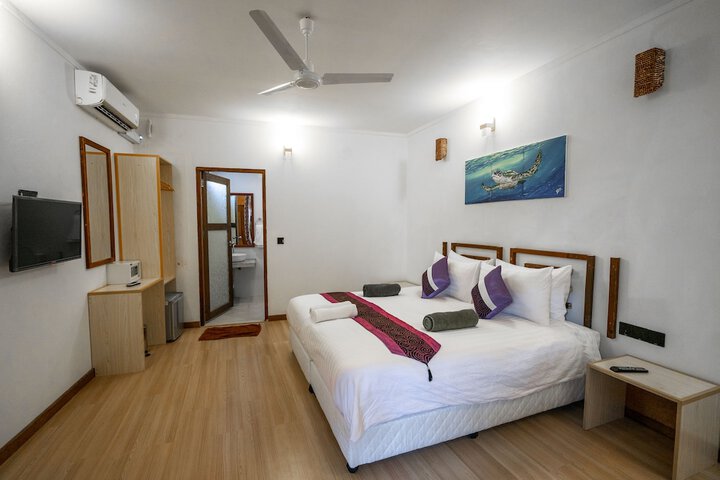 Room 6 of 23