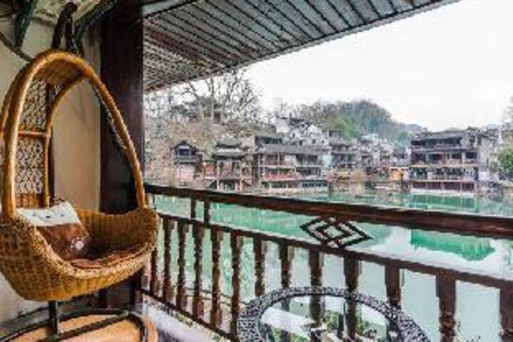 Diaojiaolou Inn