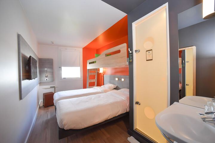 Room 8 of 45