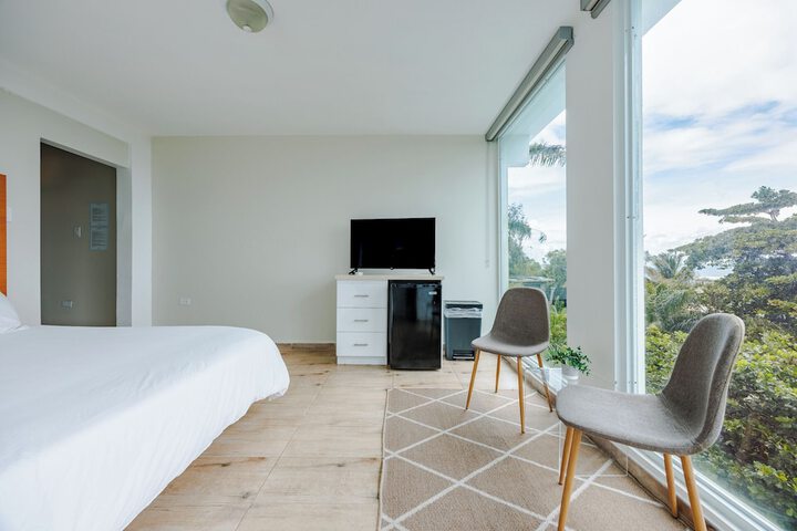Room 53 of 171