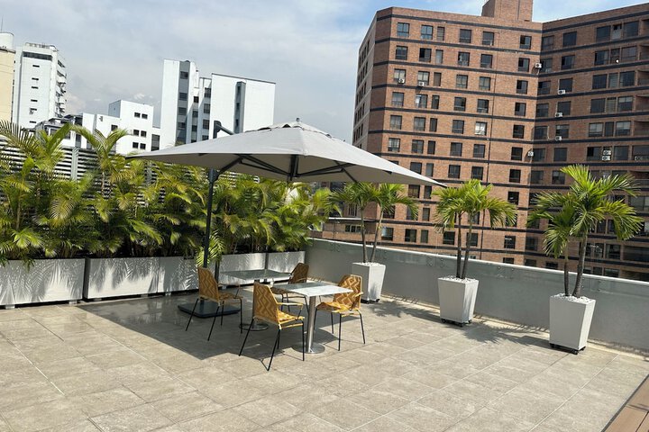 Sundeck 51 of 68