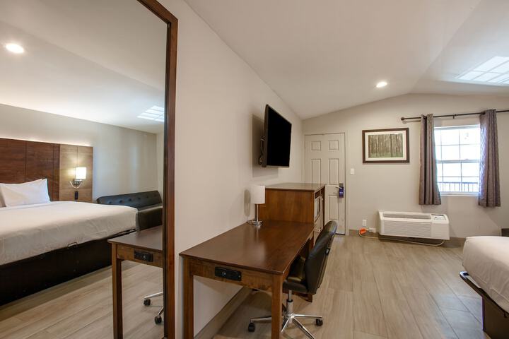 Room 37 of 85