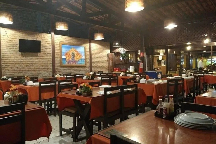 Dining 12 of 15