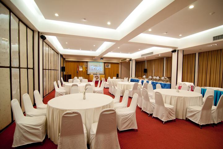 Meeting 40 of 51