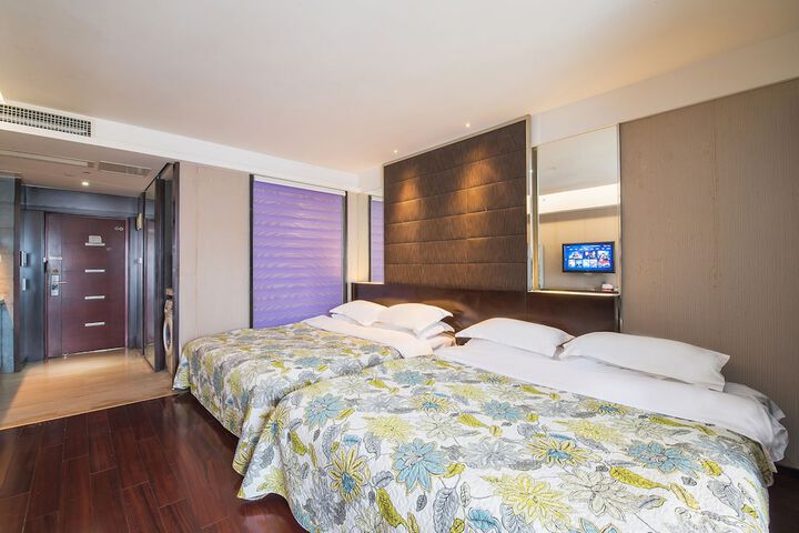 Room 13 of 47