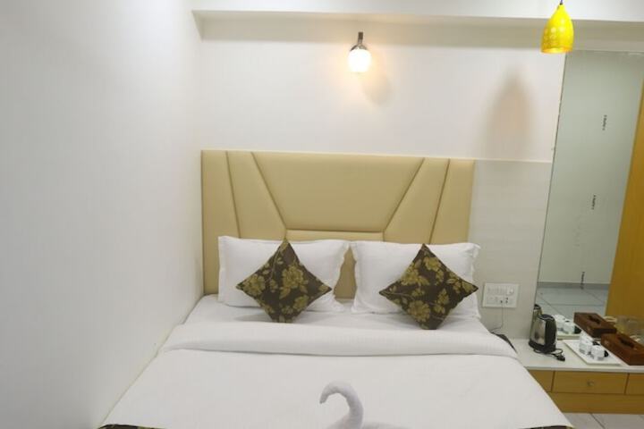 Room 7 of 68