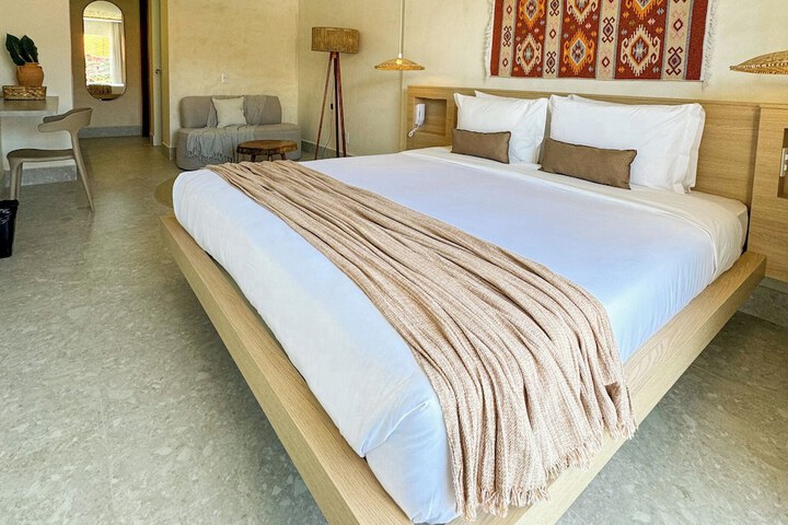 Room 42 of 108