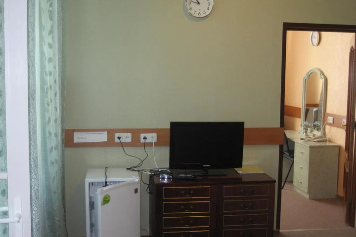 Room 6 of 23