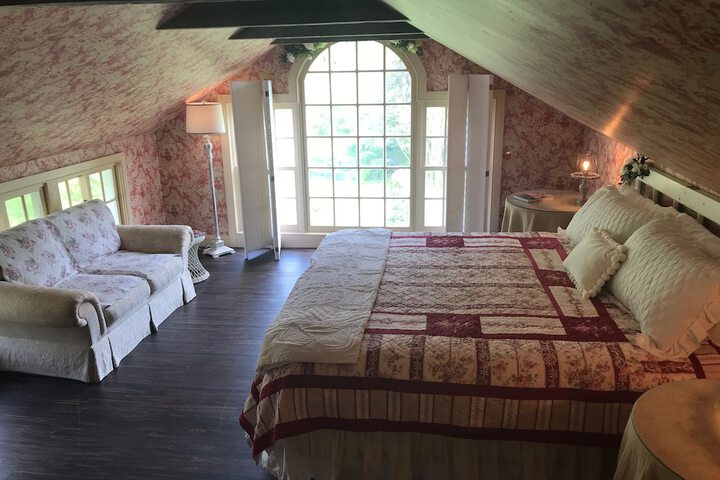 Room 2 of 66