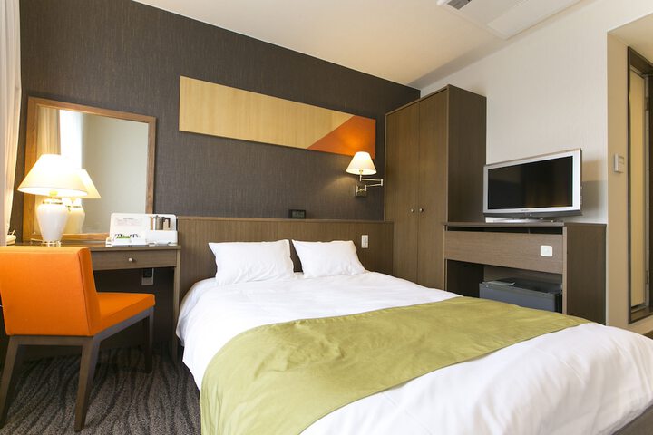 Room 12 of 50