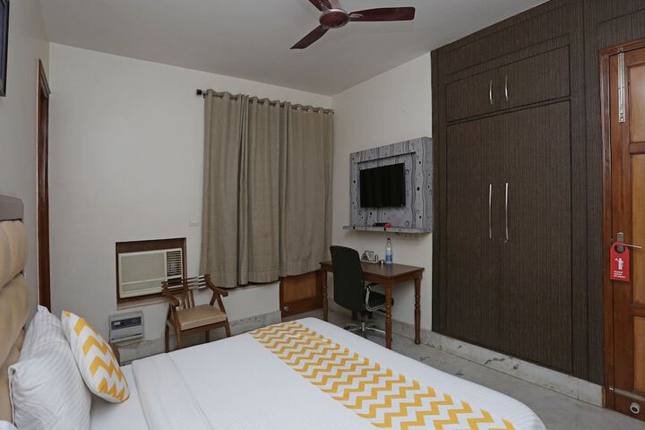 Room 12 of 26