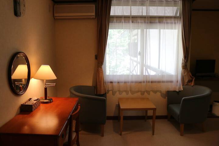 Room 7 of 61