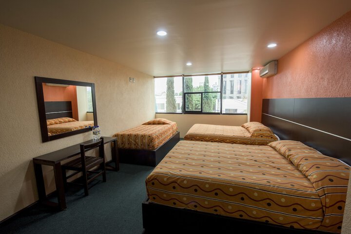Room 10 of 38