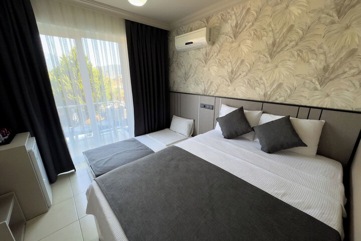 Room 12 of 64