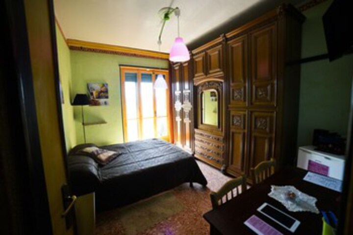 Room 30 of 34