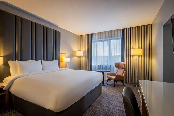 Room 15 of 100