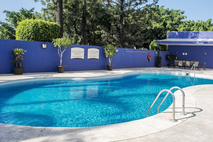 Pools & Facilities
